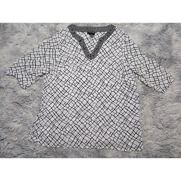Maggie Barnes Women's Tunic Top Size 0X 14/16 Black White Geometric Beaded Neck - Picture 1 of 7